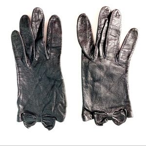 Size Small. Women’s Soft Black Leather Gloves 🧤